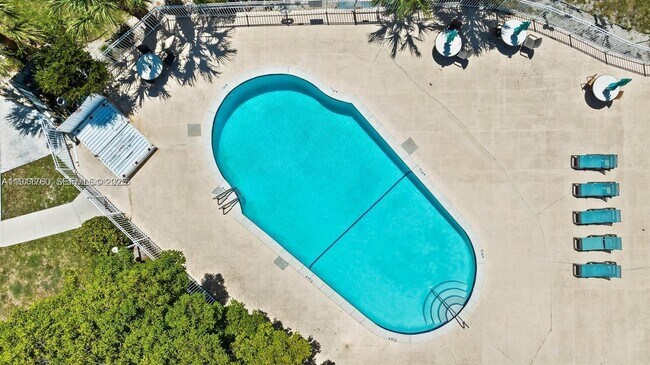 Building Photo - 300 Layne Blvd