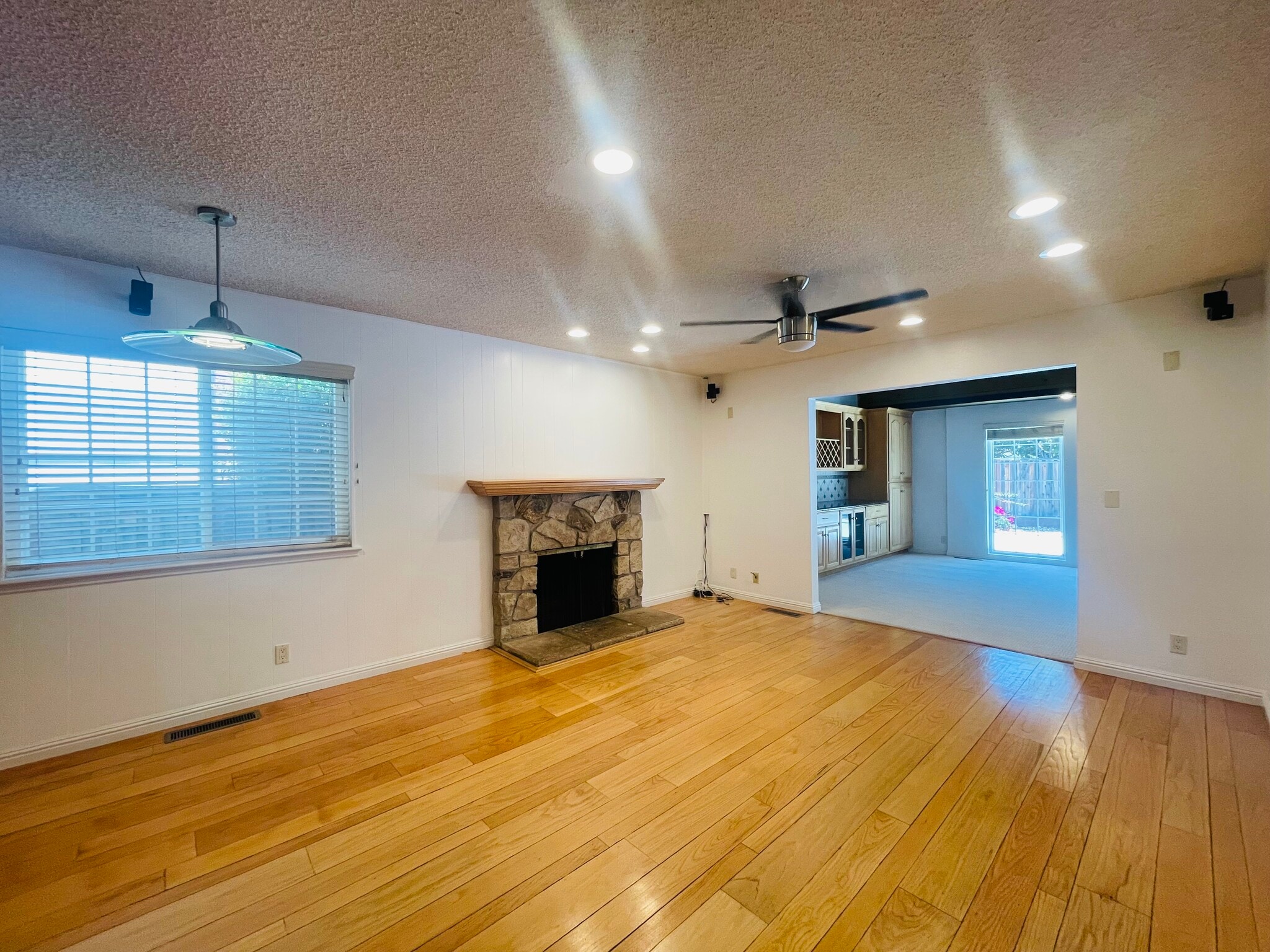 Building Photo - 1150 Stafford Dr