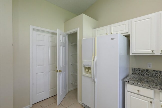 Building Photo - 573 Belfast Terrace