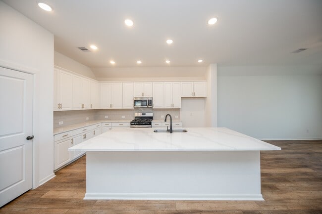 Building Photo - 42514 Summer Crst Rd