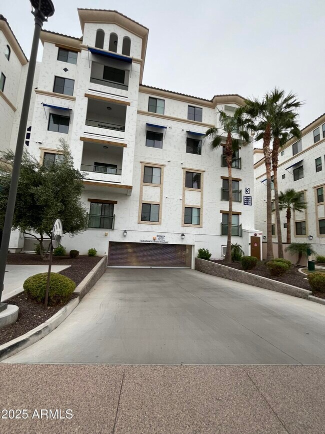 Building Photo - 2511 W Queen Creek Rd