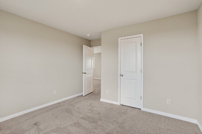 Building Photo - Spacious 4BR/2.5BA Home in El Reno — 2,213 Sq Ft, Move-In Ready