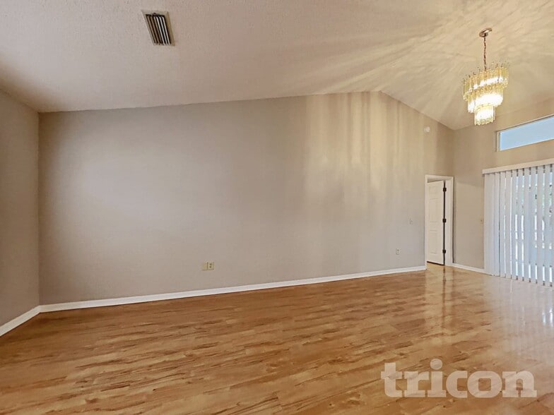 Building Photo - 14638 Coronado Dr