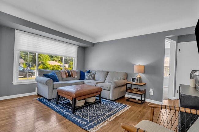 Building Photo - 3711 Normandy Rd