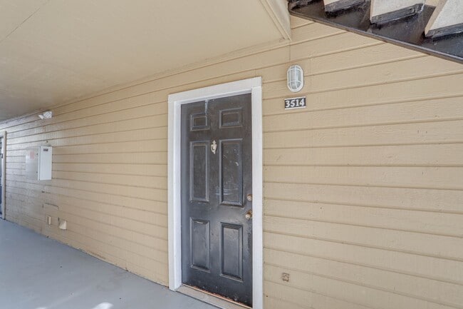 Building Photo - 1015 S Hiawassee Rd