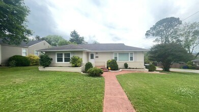 Building Photo - Beautiful 4BR Huntsville Home Near Downtown