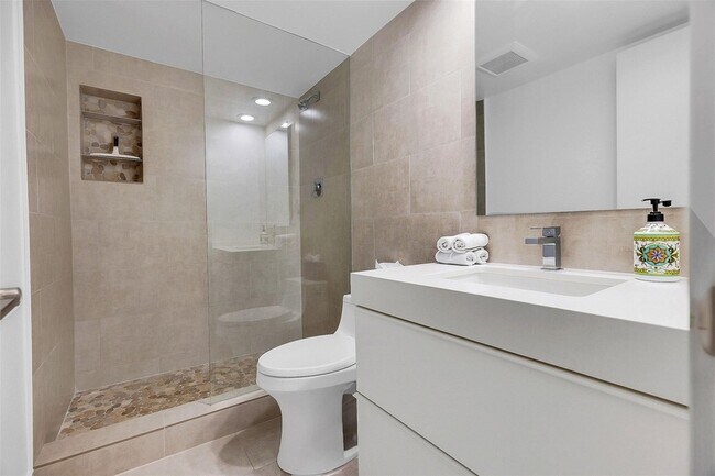 Building Photo - 3611 Oaks Clubhouse Dr