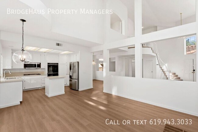 Building Photo - 10998 Corte Playa Barcelona