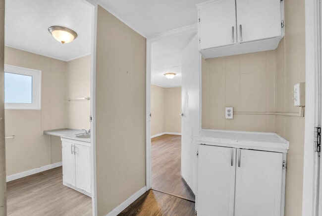 Building Photo - 248 2nd Ave