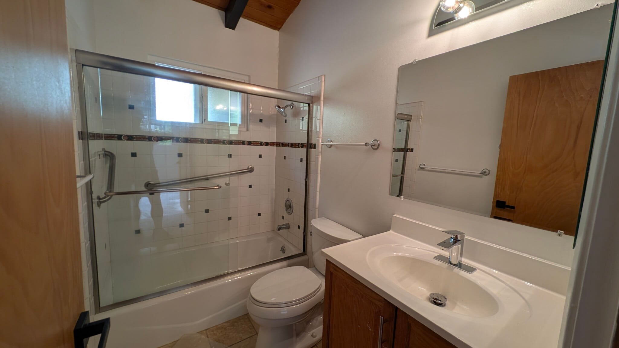 Building Photo - 128 Bothin Rd