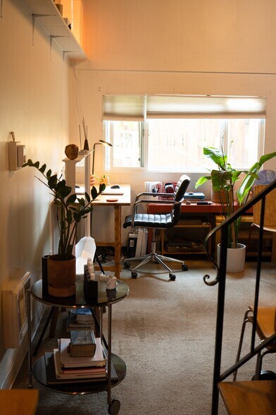 Building Photo - 3246 NE 85th St