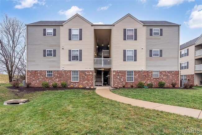 Building Photo - Lake St Louis (near O'Fallon & Wentzville) Area
