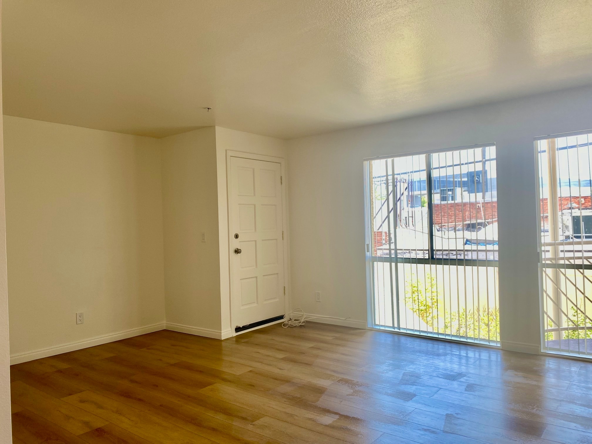 Building Photo - 108 W Maple St