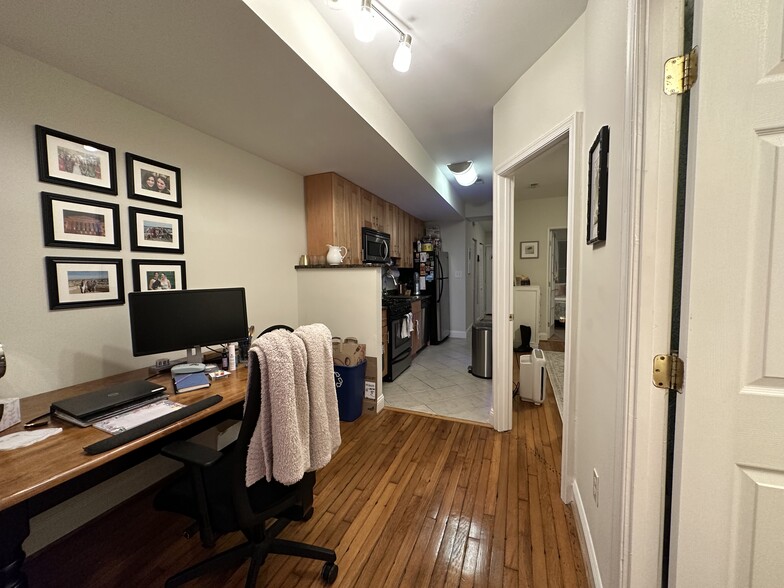 Building Photo - 213 19th St NE