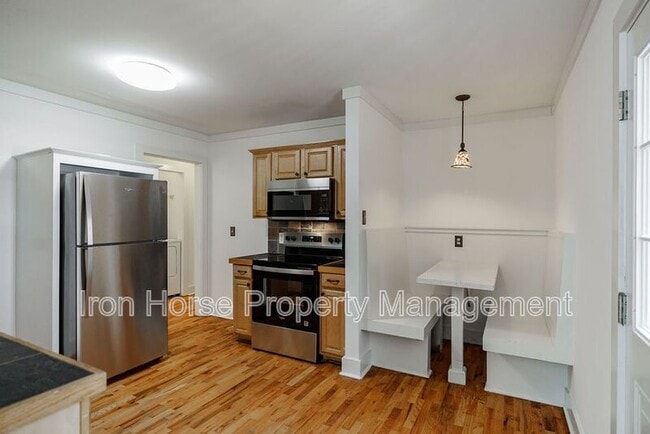 Building Photo - 205 Third Street