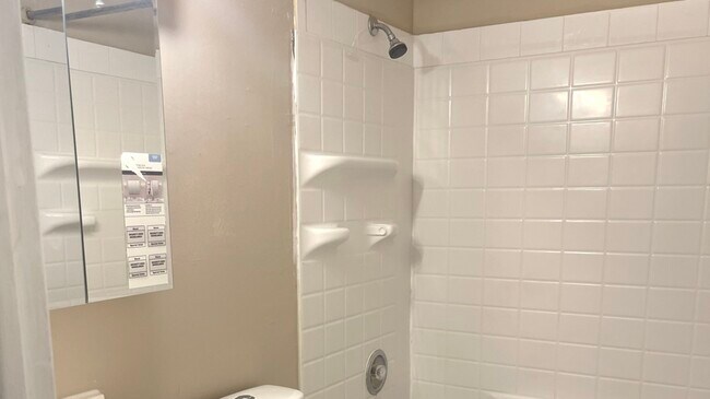 Building Photo - 1035 Higgins Quarters Dr