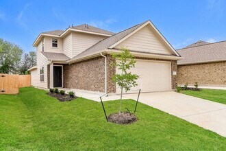 Building Photo - 3723 Somers Crest