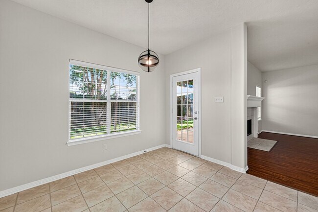 Building Photo - 6118 N Fawnlake Dr