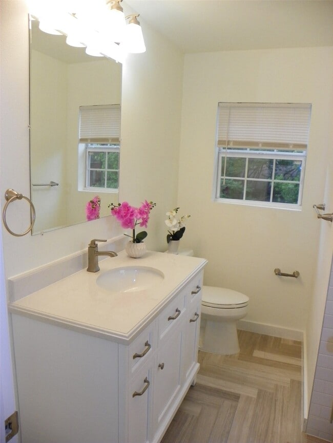 Building Photo - 4334 Jefferson St