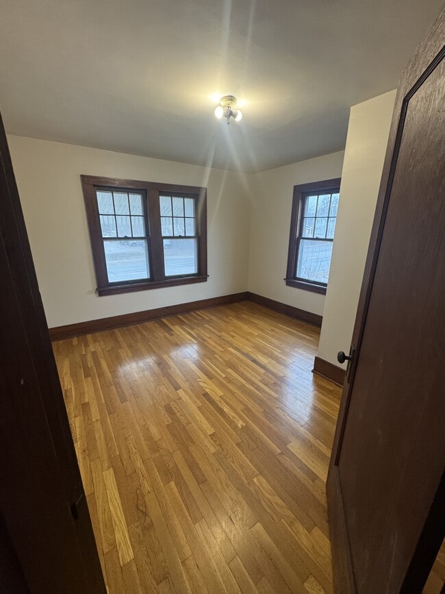 Building Photo - 1620 SW Topeka Blvd