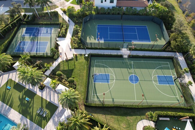 Building Photo - 2074 Dickens Terrace