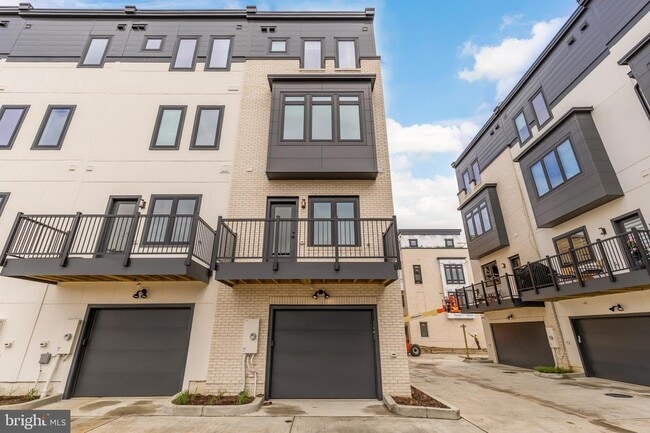 Building Photo - 39 Lower Service Ct NW