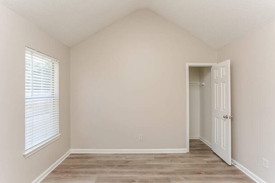 Building Photo - 3317 Royal Springs Ct