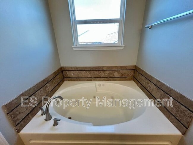 Building Photo - 5363 Shamus Dr