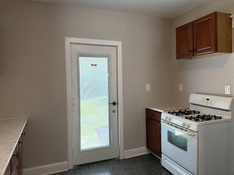 Building Photo - 3156 Rosina Ave