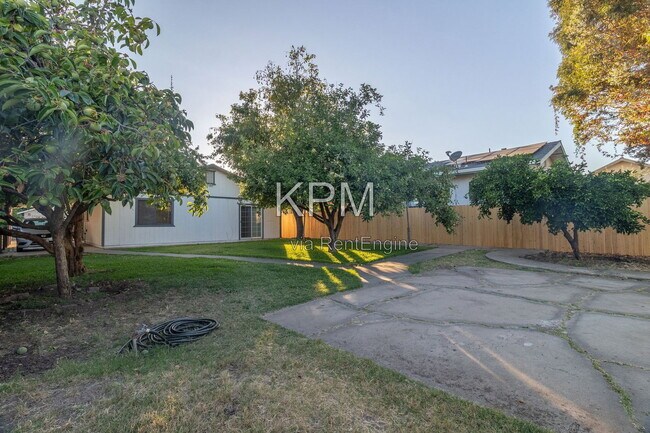 Building Photo - 608 S Golden Gate Ave