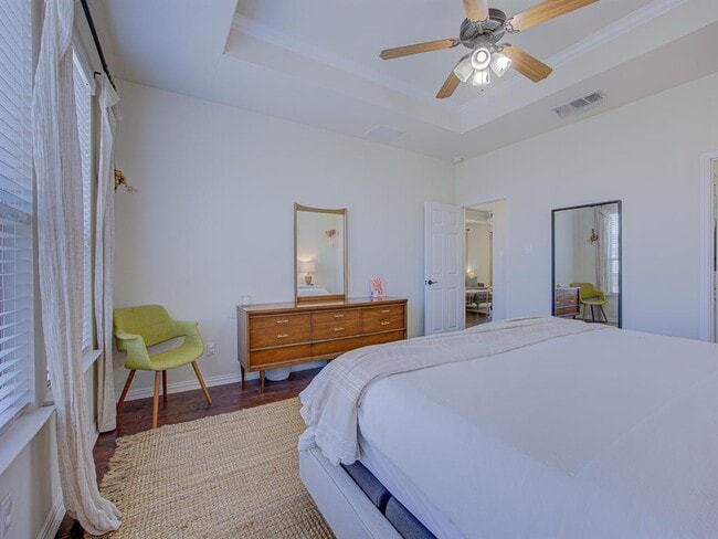 Building Photo - 9928 Aly May Dr