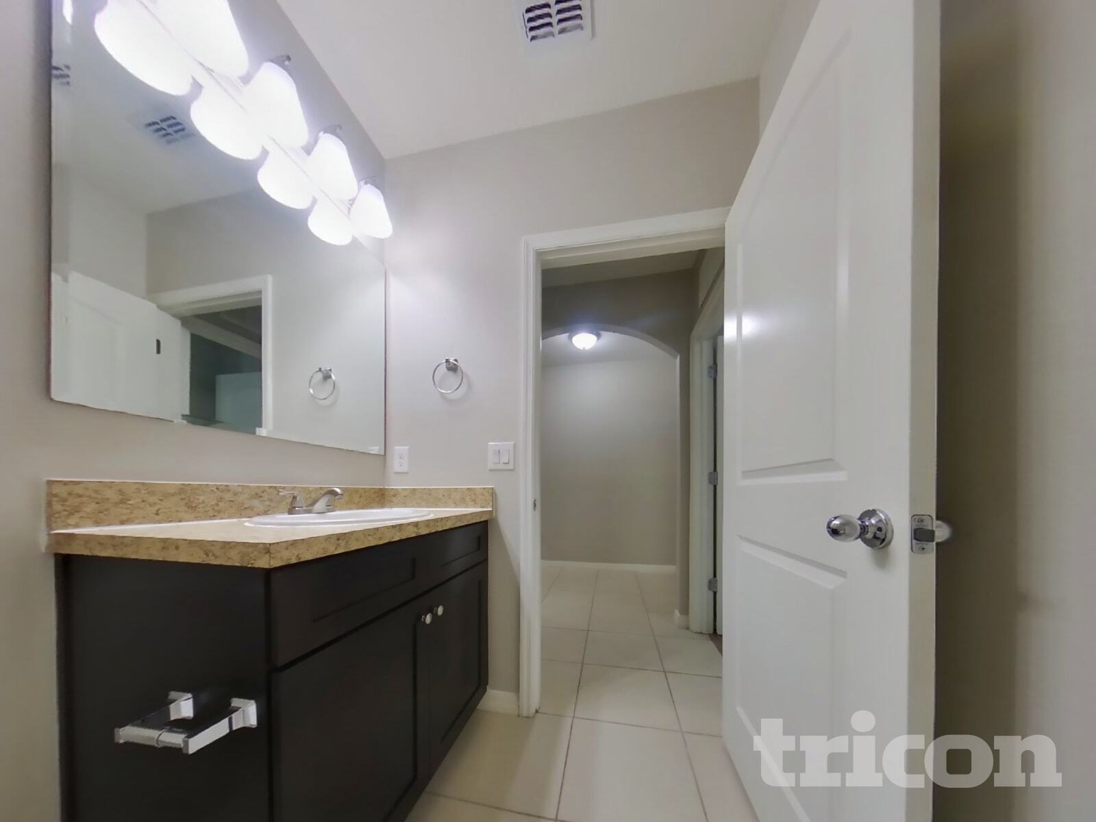 Building Photo - 2449 Valhalla Dr