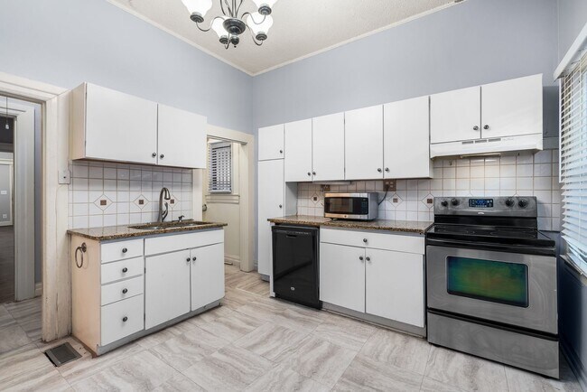 Building Photo - Home for rent in Birmingham, Alabama