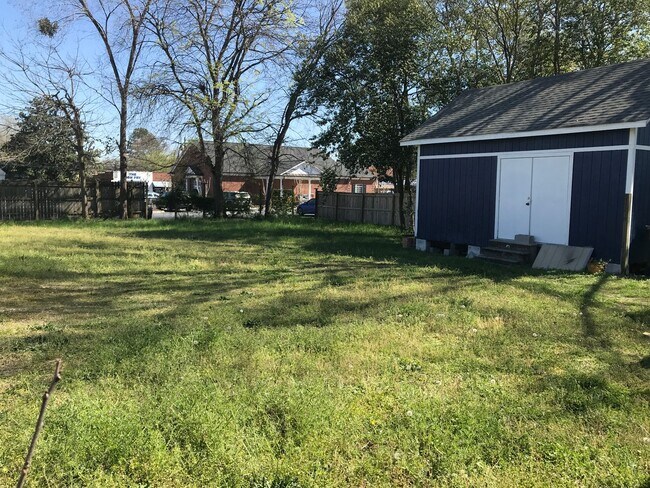 Building Photo - 1001 S 8th St