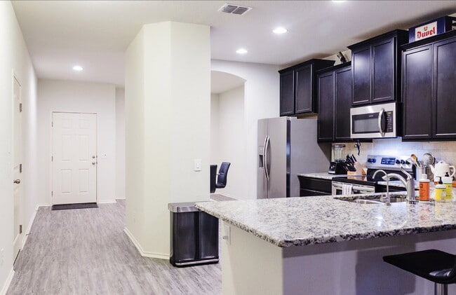 Building Photo - 8331 Bending Willow