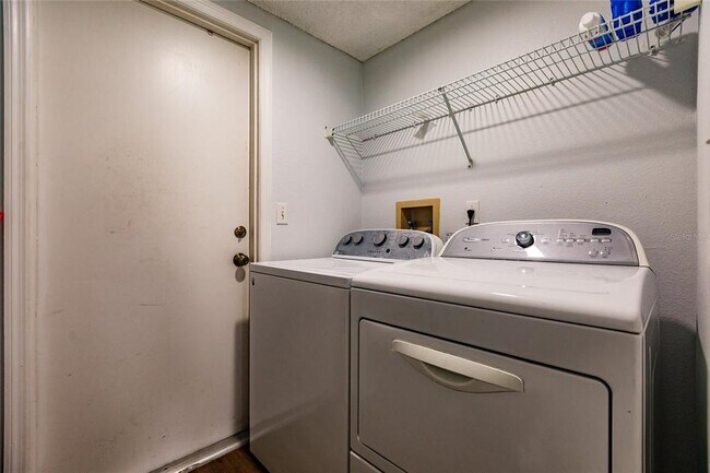 Building Photo - 3022 Bransbury Ct