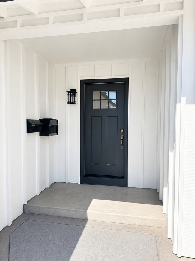 Building Photo - 9887 Broadmoor Dr