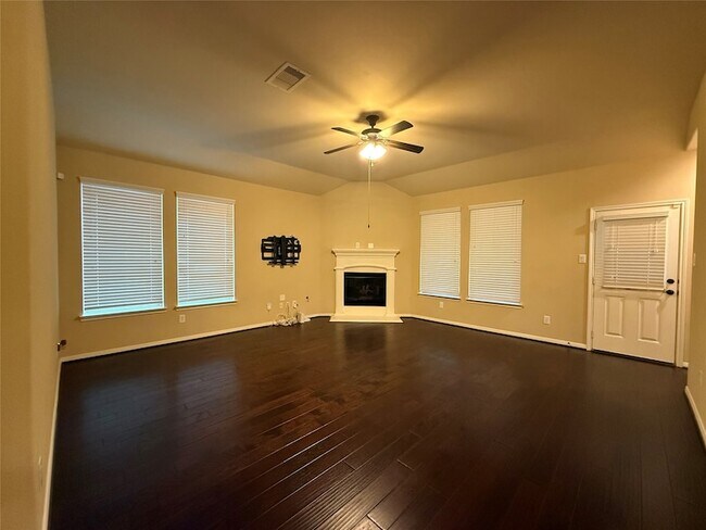 Building Photo - 24311 Piazza Dr