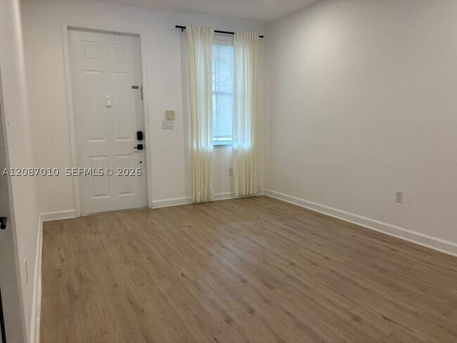 Building Photo - 8671 NW 112th Ct