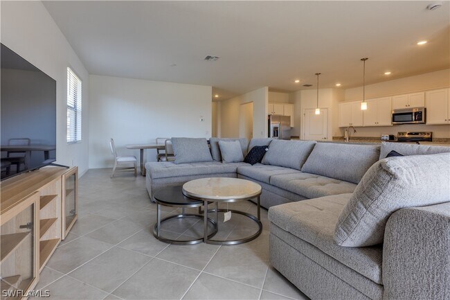 Building Photo - 14845 Palamos Cir