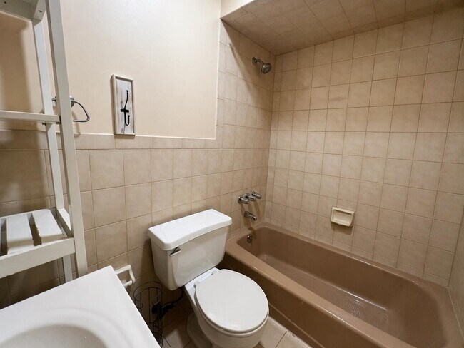 Building Photo - 52 Yale Ave