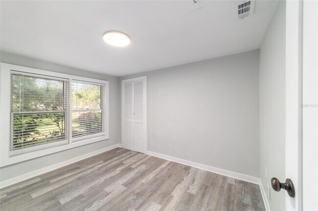 Building Photo - 20837 Walnut St