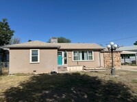 Building Photo - 3 Bed 2 Bath Home
