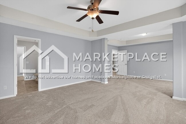 Building Photo - 10 Amber Dr