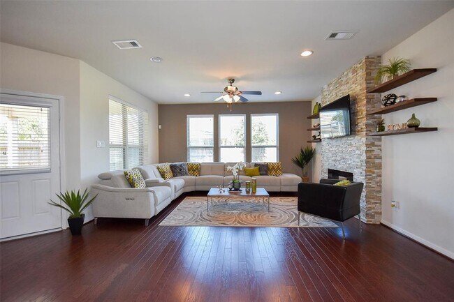 Building Photo - 6427 Addlestone Ridge Ln