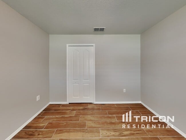 Building Photo - 1614 Taylor Landing Dr