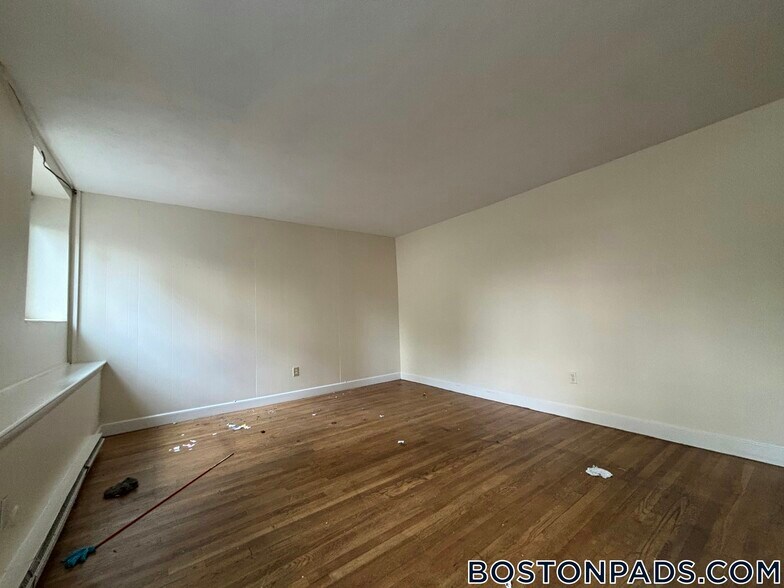 Building Photo - 10 Armington St