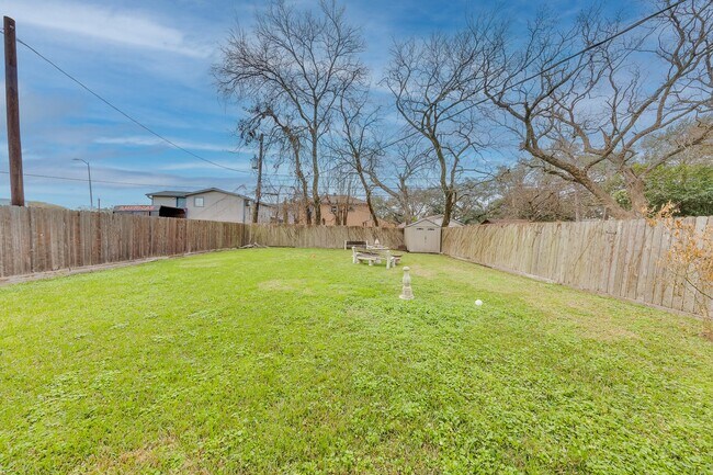 Building Photo - 8514 Bonner Dr