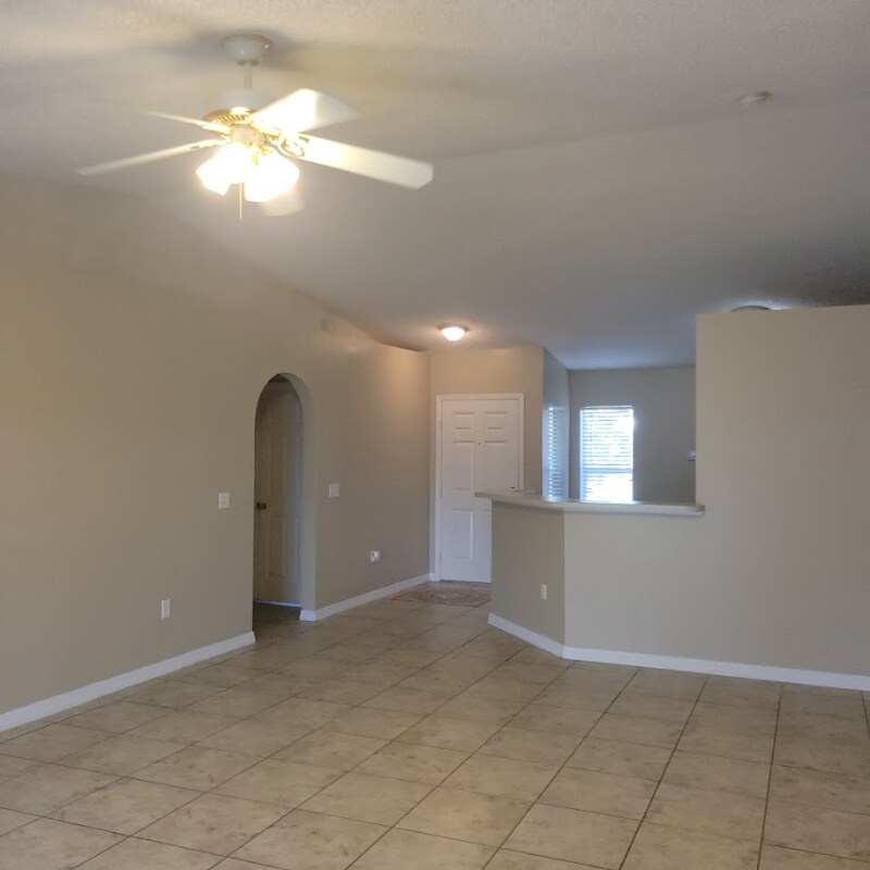 Building Photo - 935 Vanderbilt Dr