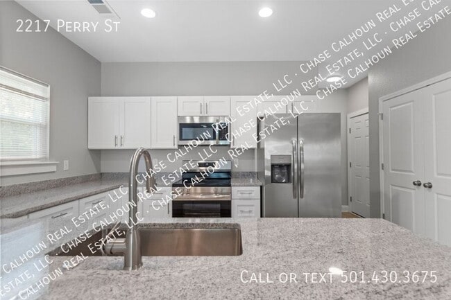 Building Photo - 2217 Perry St